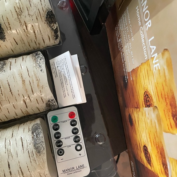 Set of 3 flameless candles, varied height, wood look, with remote - Picture 6 of 10